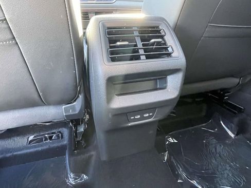 New 2026 Volkswagen Tiguan SE FWD image 12