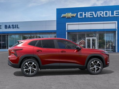New 2026 Chevrolet Trax RS FWD image 5