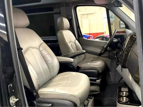 Used 2016 Mercedes-Benz Sprinter 2500 image 17