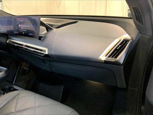 Used 2022 BMW iX xDrive50 w/ Convenience Package image 18