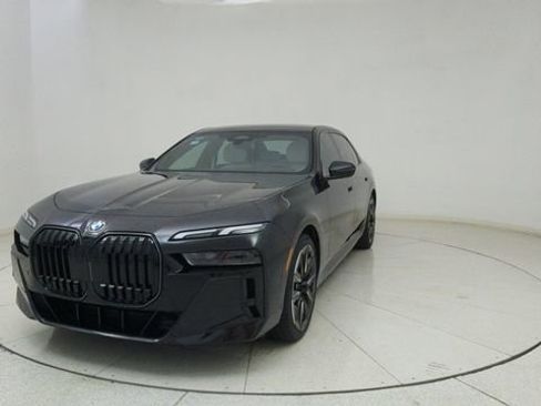 Used 2026 BMW 740i w/ Premium Package RWD image 69