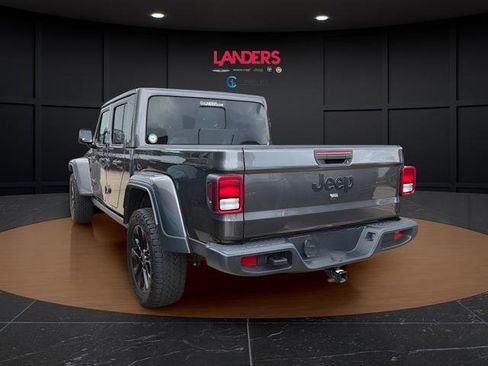 Used 2025 Jeep Gladiator Sport AWD/4WD image 2