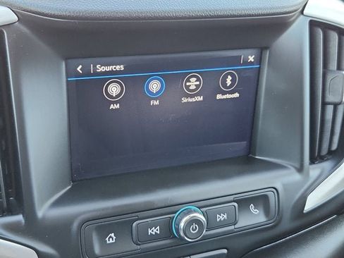 Used 2024 GMC Terrain SLE w/ Driver Convenience Package image 19