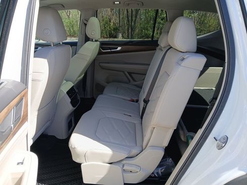 New 2026 Volkswagen Atlas SE FWD image 24