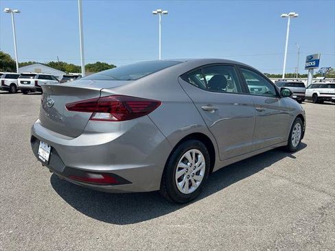 Used 2020 Hyundai Elantra SE w/ Cargo Package (C1) FWD image 5