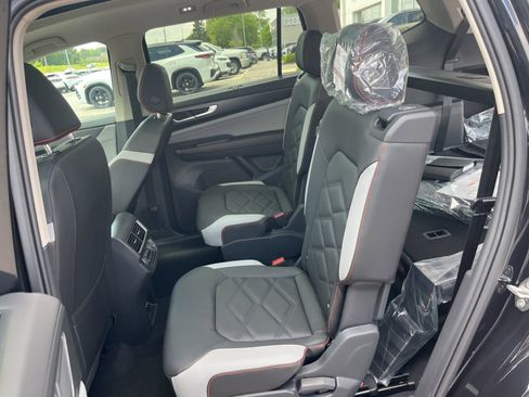 New 2026 Volkswagen Atlas Peak Edition AWD/4WD image 25