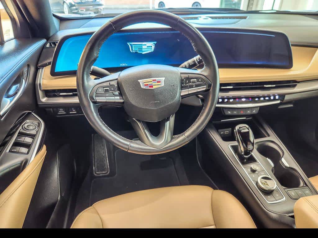 Used 2024 Cadillac XT4 Luxury w/ Cold Weather Package AWD/4WD image 13