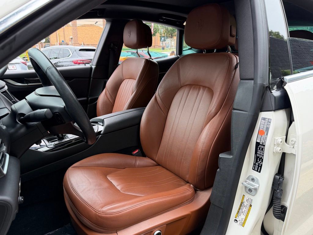 Used 2022 Maserati Levante GT AWD/4WD image 26