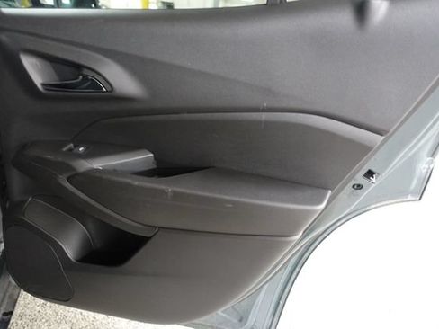 Used 2025 Chevrolet Trax LT FWD image 22