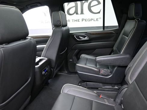 Used 2021 Chevrolet Tahoe Premier w/ Premium Package image 23