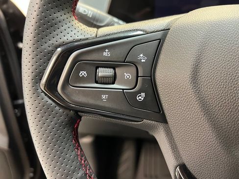 Used 2025 Chevrolet Trax RS w/ Driver Confidence Package FWD image 20