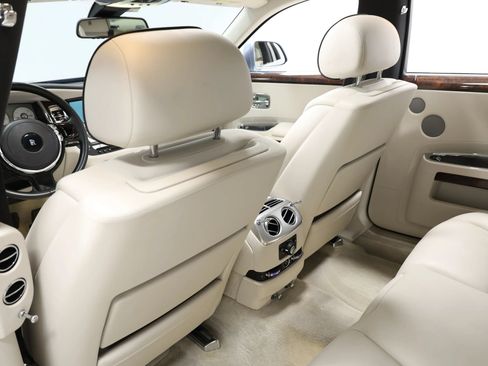 Used 2017 Rolls-Royce Ghost RWD image 70