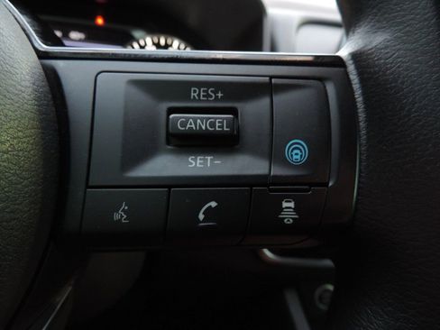 Used 2023 Nissan Rogue SV image 26