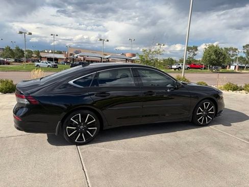 Used 2023 Honda Accord Touring image 9