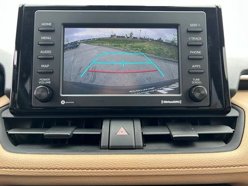 Used 2020 Toyota RAV4 LE w/ Carpet Mat Package AWD/4WD image 16