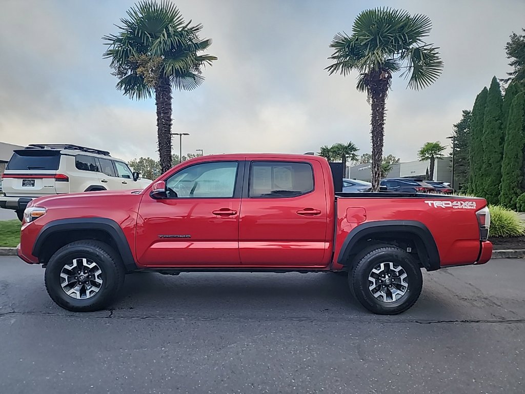 Used 2021 Toyota Tacoma TRD Off-Road w/ Technology Package AWD/4WD image 2