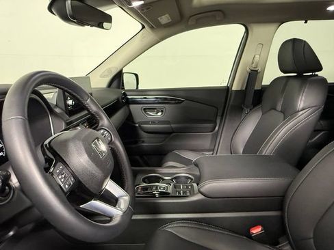 Used 2025 Honda Pilot Touring image 26