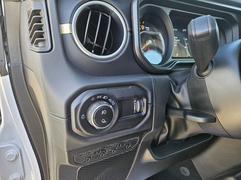 New 2026 Jeep Gladiator Sport AWD/4WD image 17
