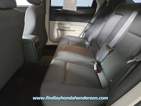 Used 2006 Chrysler 300 image 14