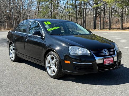 Used 2010 Volkswagen Jetta SE image 3
