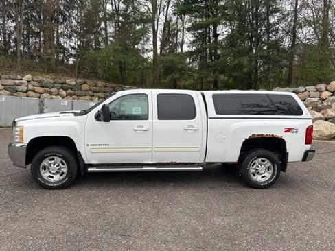 Used 2009 Chevrolet Silverado 2500 LTZ w/ Safety Package AWD/4WD image 2