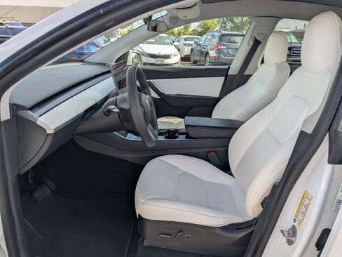 Used 2021 Tesla Model Y Long Range AWD/4WD image 25