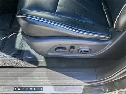 Used 2019 INFINITI QX60 Luxe w/ Essential Package image 18