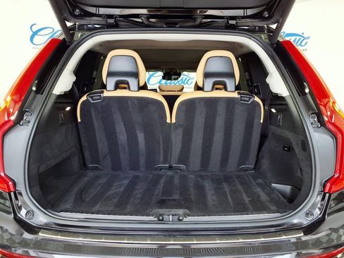 Used 2016 Volvo XC90 T6 Momentum w/ Momentum Plus Package AWD/4WD image 10