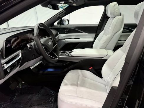Used 2024 Cadillac Lyriq Sport image 14
