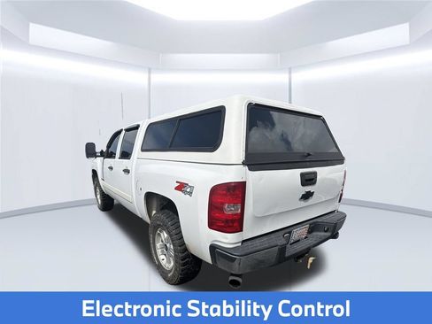 Used 2007 Chevrolet Silverado 1500 LT w/ 2LT Audio Package AWD/4WD image 18