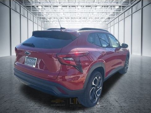 New 2026 Chevrolet Trax RS w/ Sunroof Package image 4