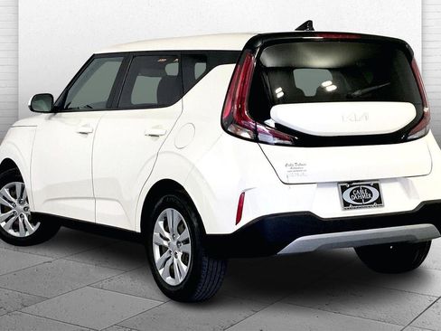 Used 2023 Kia Soul LX image 11
