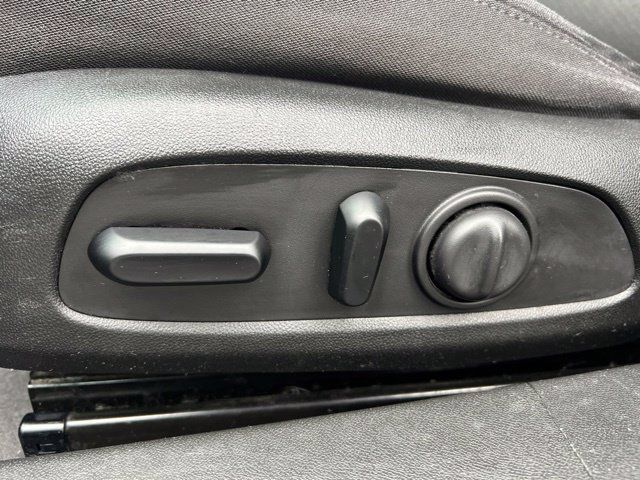 Used 2020 Chevrolet Malibu RS FWD image 28