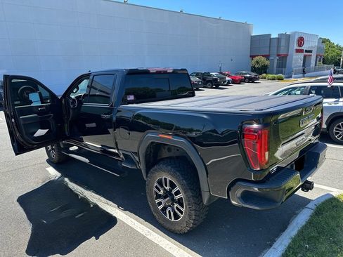 Used 2022 GMC Sierra 2500 AT4 w/ AT4 Preferred Package AWD/4WD image 2