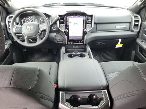 New 2026 RAM 2500 Big Horn AWD/4WD image 16
