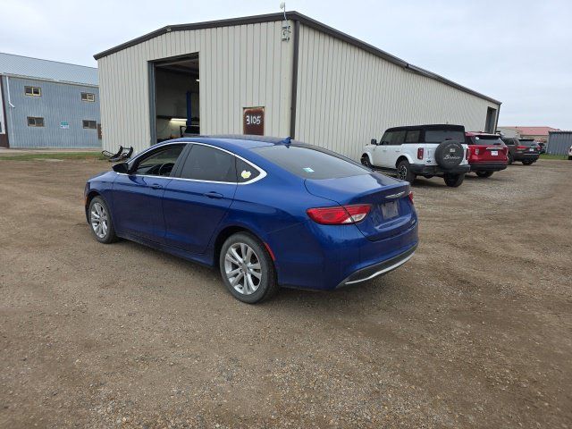 Used 2015 Chrysler 200 Limited w/ Convenience Group FWD image 4