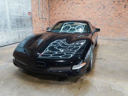 Used 2002 Chevrolet Corvette Z06 w/ Memory Pkg RWD image 6