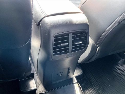 Used 2025 Ford Escape ST-Line w/ Tech Pack #1 FWD image 33