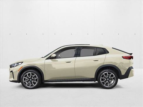 New 2026 BMW X2 xDrive28i image 3