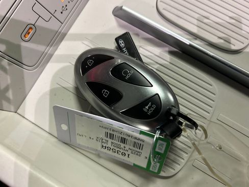 Used 2025 Hyundai Santa Fe Limited image 21