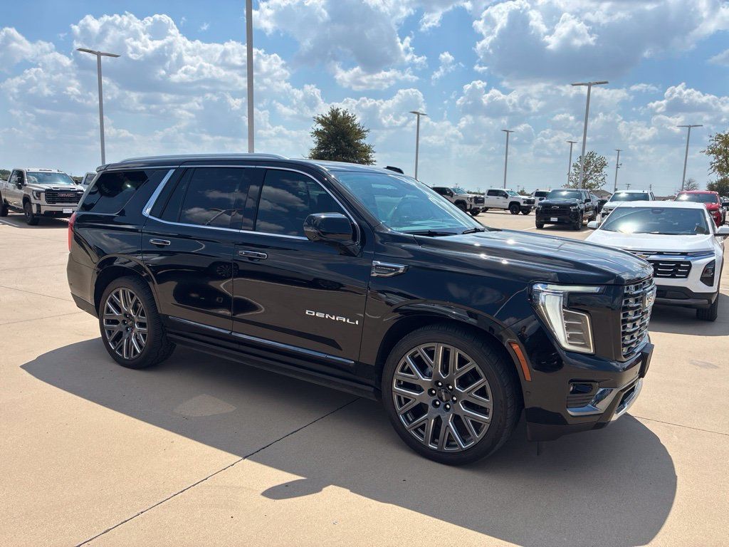 Used 2025 GMC Yukon Denali Ultimate AWD/4WD image 5