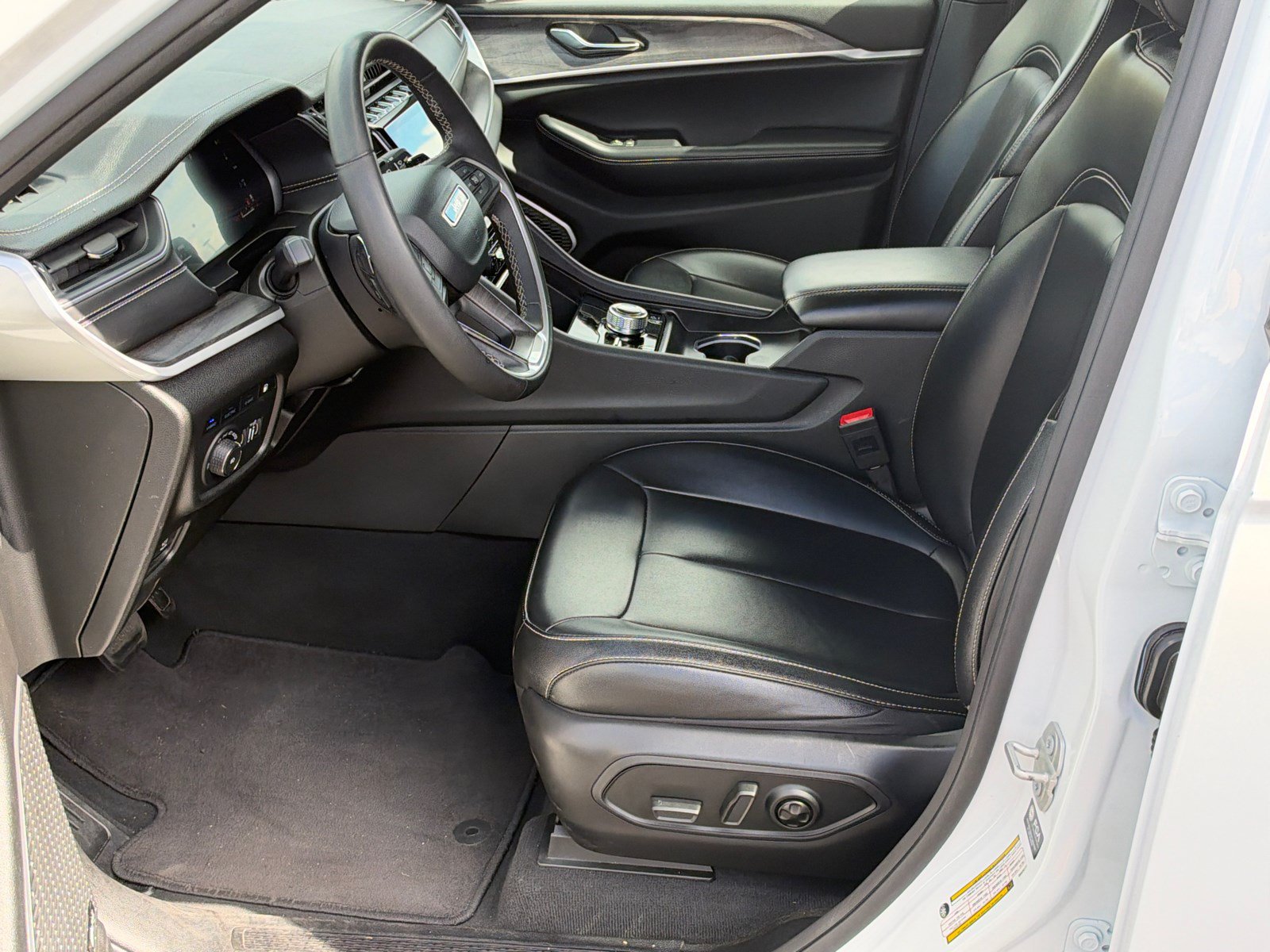 Used 2024 Jeep Grand Cherokee Limited 4xe AWD/4WD image 9