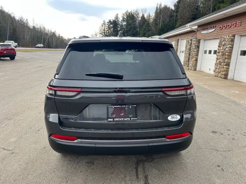 New 2026 Jeep Grand Cherokee Altitude image 6