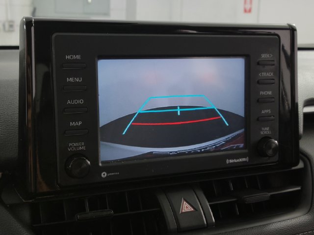 Used 2022 Toyota RAV4 LE AWD/4WD image 16
