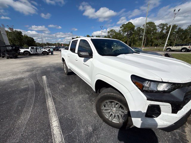 Used 2026 Chevrolet Colorado LT RWD image 2