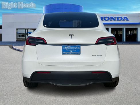 Used 2024 Tesla Model Y Long Range image 7