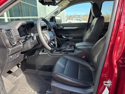 Used 2025 Ford Ranger Lariat w/ Trailer Tow Package image 10