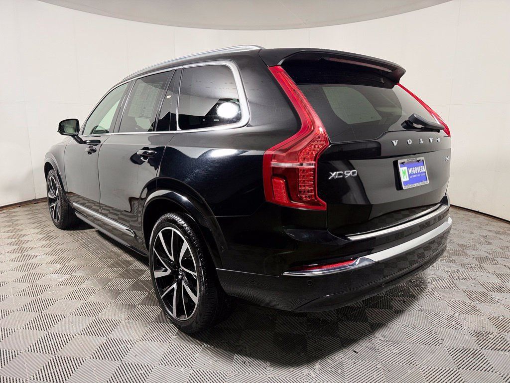 Used 2023 Volvo XC90 B6 Plus w/ Protection Package Premier AWD/4WD image 4