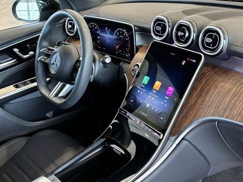 Used 2025 Mercedes-Benz GLC 300 image 31