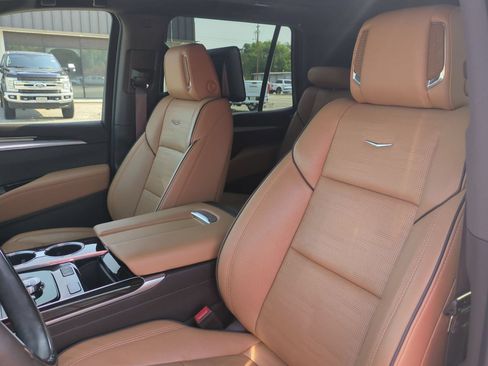 Certified 2025 Cadillac Escalade Premium Luxury w/ Touring Package AWD/4WD image 20